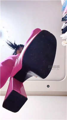【兔粉粉】胯下臀下诱惑仙气 260613-15