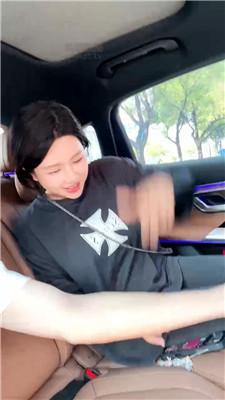【狗哥】女同事车内调    JS260805-8