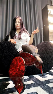 【薇娅】黑丝性感秘书香水诱惑炸J    260806-40