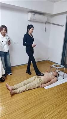 【荷花会所】精神小妹群调群虐 JS260917-36