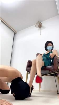 【Dsisly】车模S-美腿玉足闻舔   JS261019-5