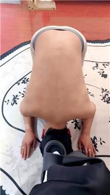 【婷婷】品尝前女友的白袜脚玉足  JS261021-4